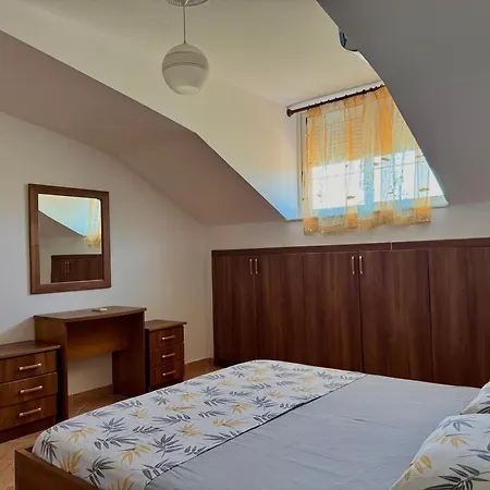 Gridi's Coastal Escape Appartement