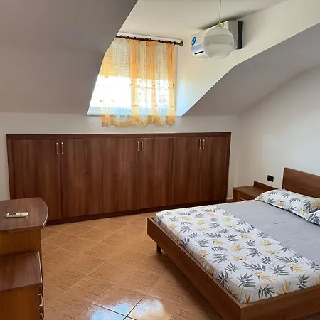 Gridi's Coastal Escape Appartement *