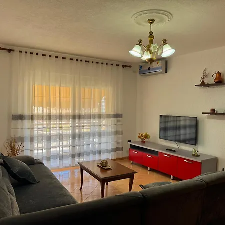 Gridi's Coastal Escape *