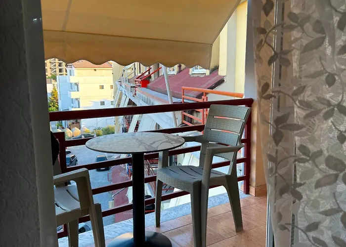 Gridi's Coastal Escape Apartment *